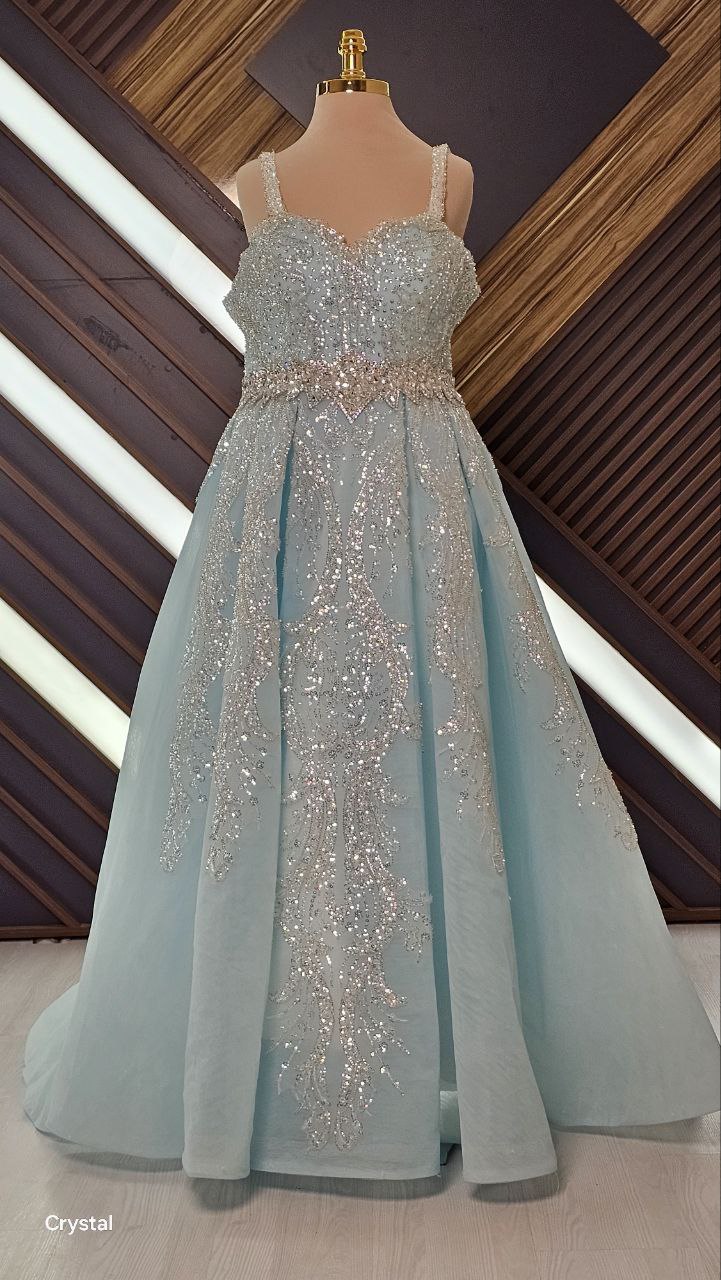 Sleeveless wedding dress